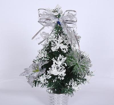 圣诞节套餐仿真圣诞树装饰订做 创意精美摆件节日花环喜庆场景